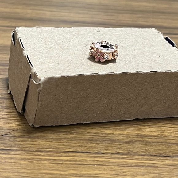 Pandora Pink Daysi Spacer Clip Charm - Picture 6 of 8